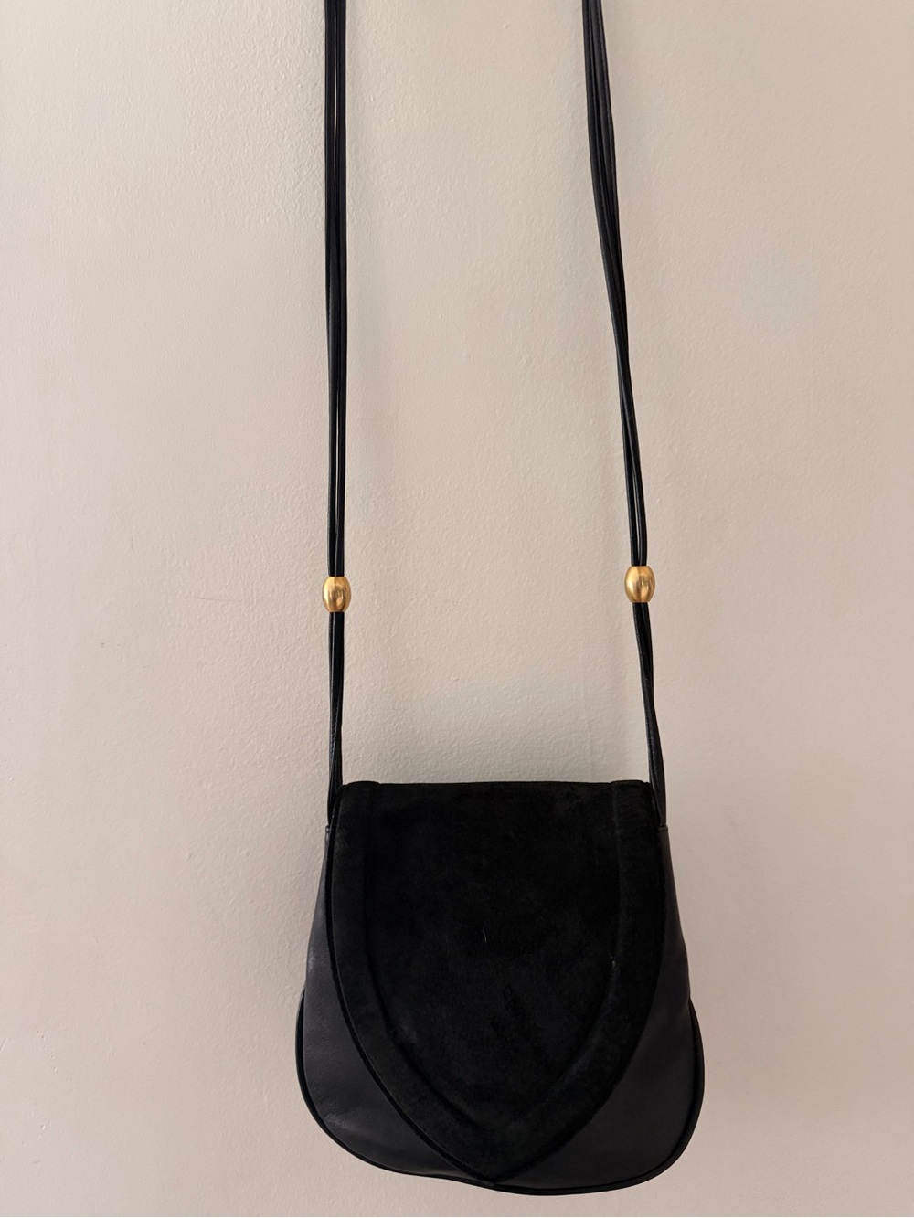 Anne Klein 80’s Black Leather Suede Crossbody Bag Gold Beads - Picture 2 of 5